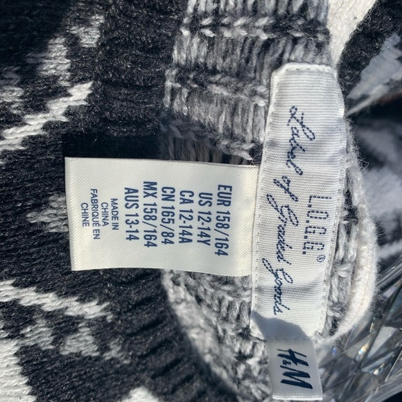 H&M Girls Sweater Size 12-14 - Picture 2 of 2